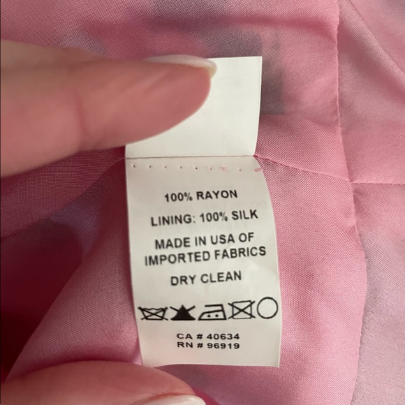 MARC JACOBS NWOT! Pink floral blouse with peplum detail. - Picture 12 of 14